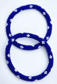 Set of 2 Handmade Nepal Czech Glass Seed-Bead Crochet Bracelets Boho Chic Roll-On Bangles, One-Size Fits Most – Women’s Fashion Jewelry, Boho Hippie Beaded Bracelet/Bangles, Boho-Hippe Roll-On Crochet Bracelets, Artisan-Made Accessories
