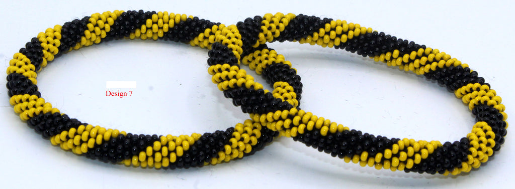 Shaney Nepal Bracelet Beaded glass Seed Beads Handmade Hand Crochet Black  flower
